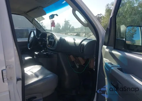 2006 Ford Econoline E150 Van z USA, uszkodzony, nr VIN 1FTRE14W36HA02624